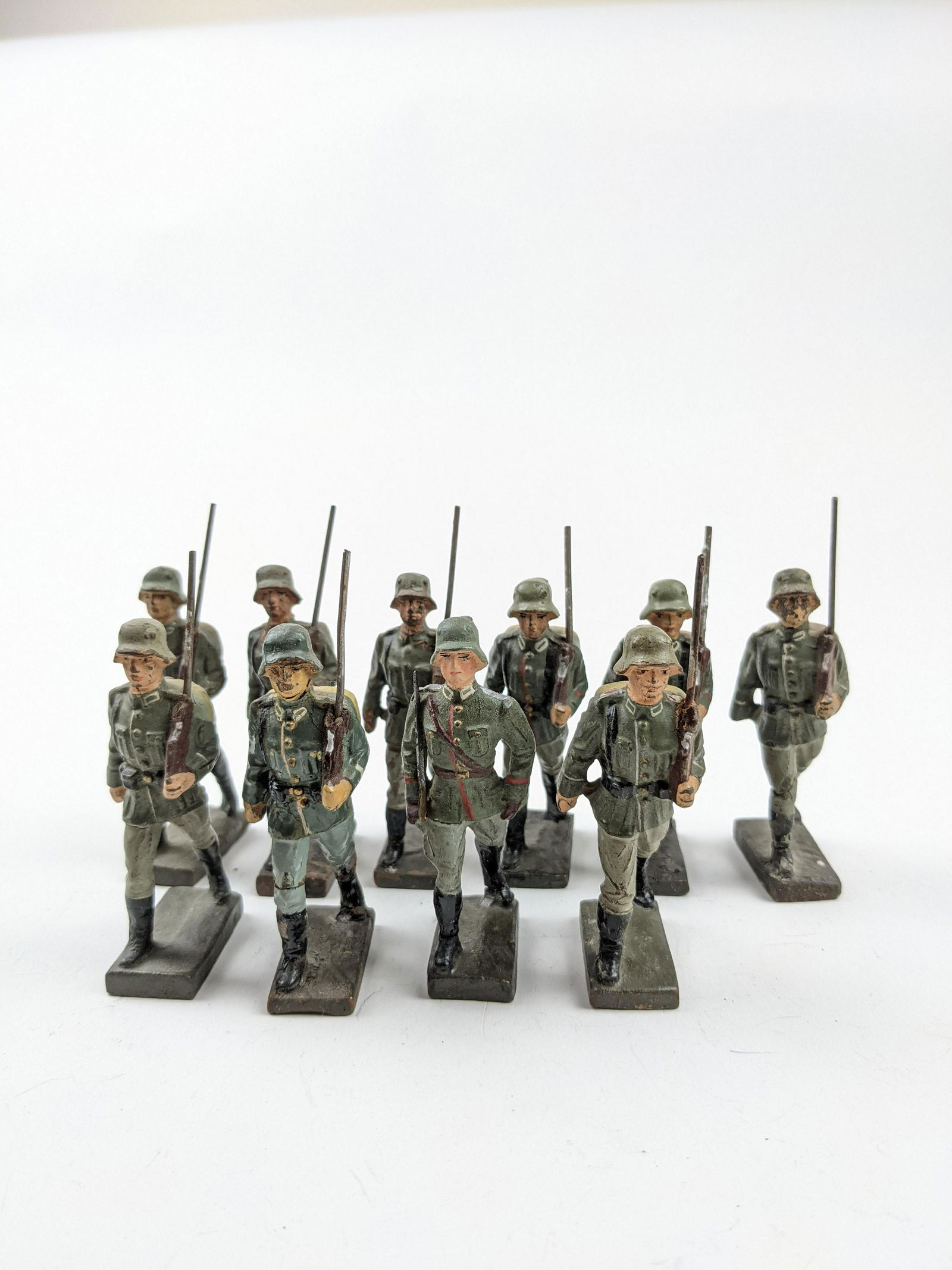 Elastolin 7cm Germans Marching With Backpacks (1 of 1)