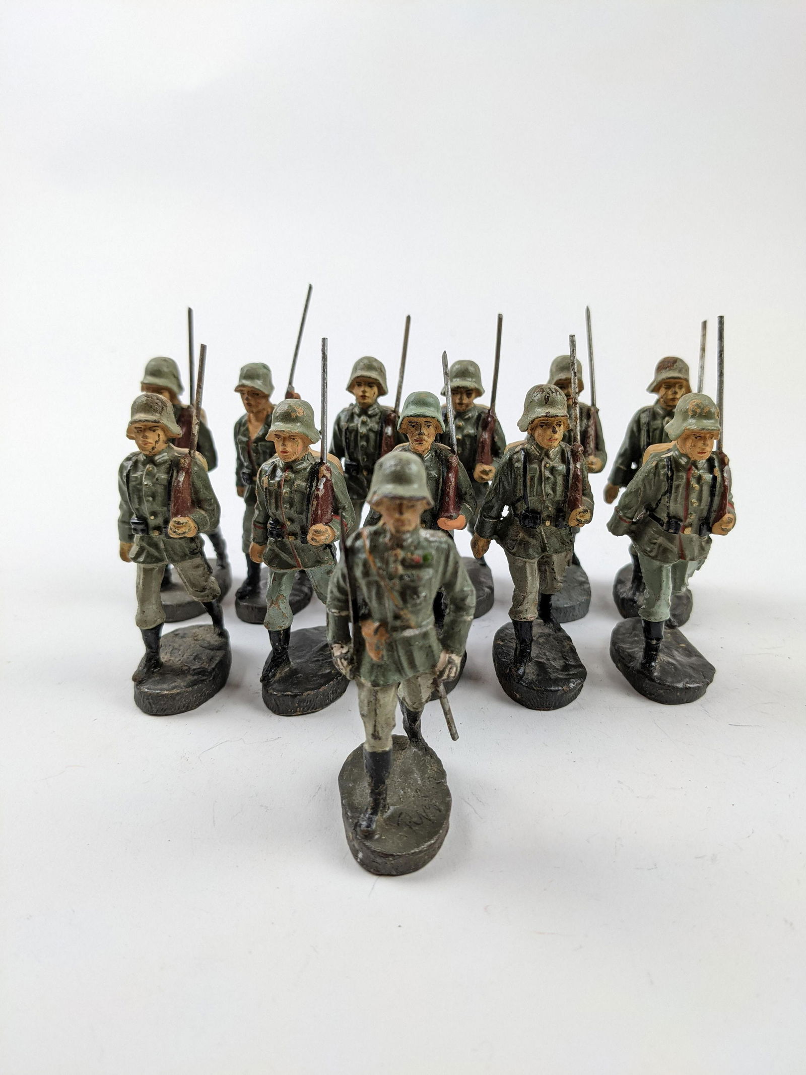 Elastolin 7cm German Army Marching Full Backpacks (1 of 1)