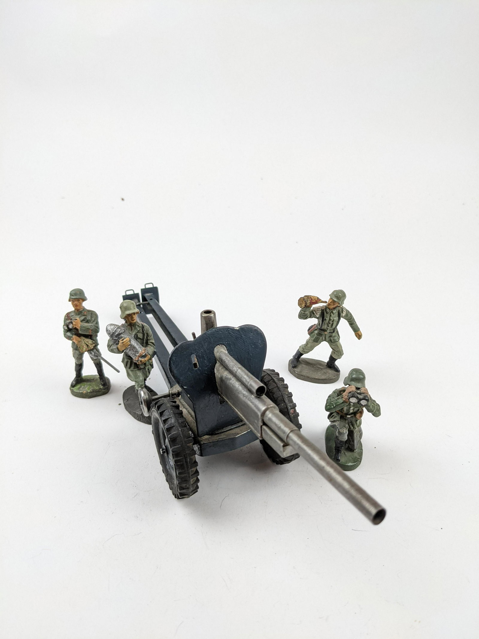 Elastolin German 7cm Gun Crew: 5 Pieces Condition Very Good No Box