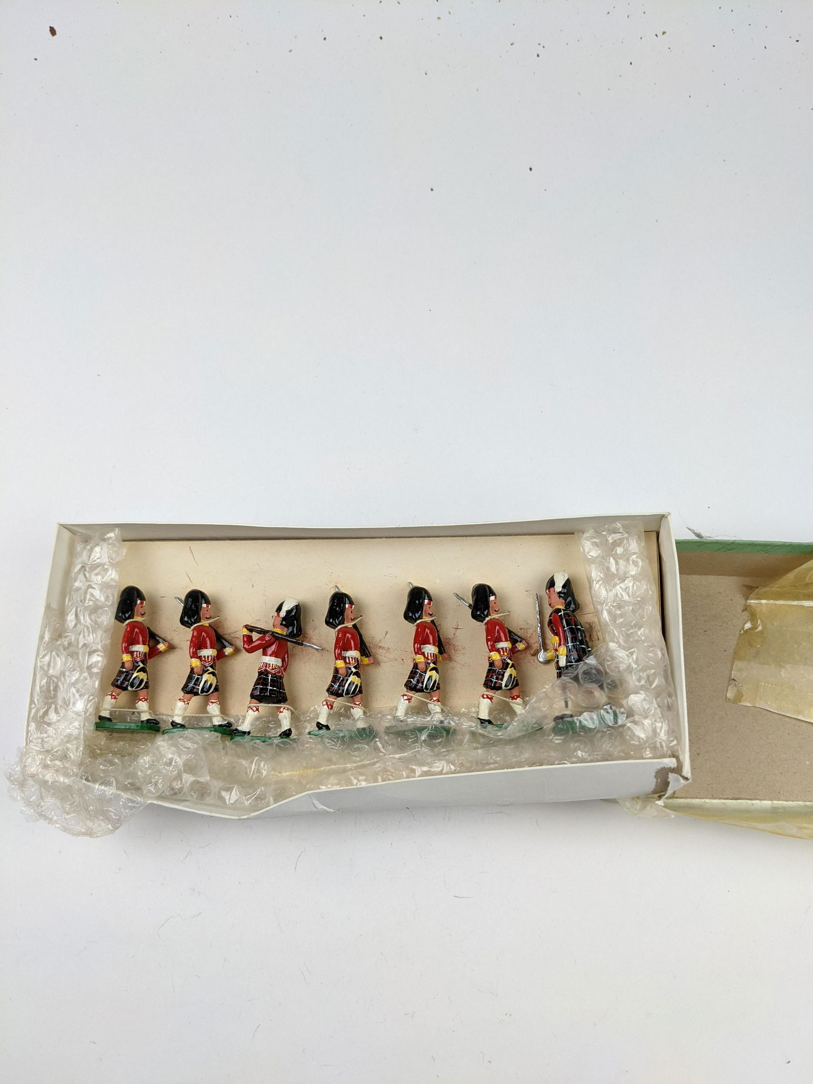 Militia Models Highlanders Marching (1 of 1)