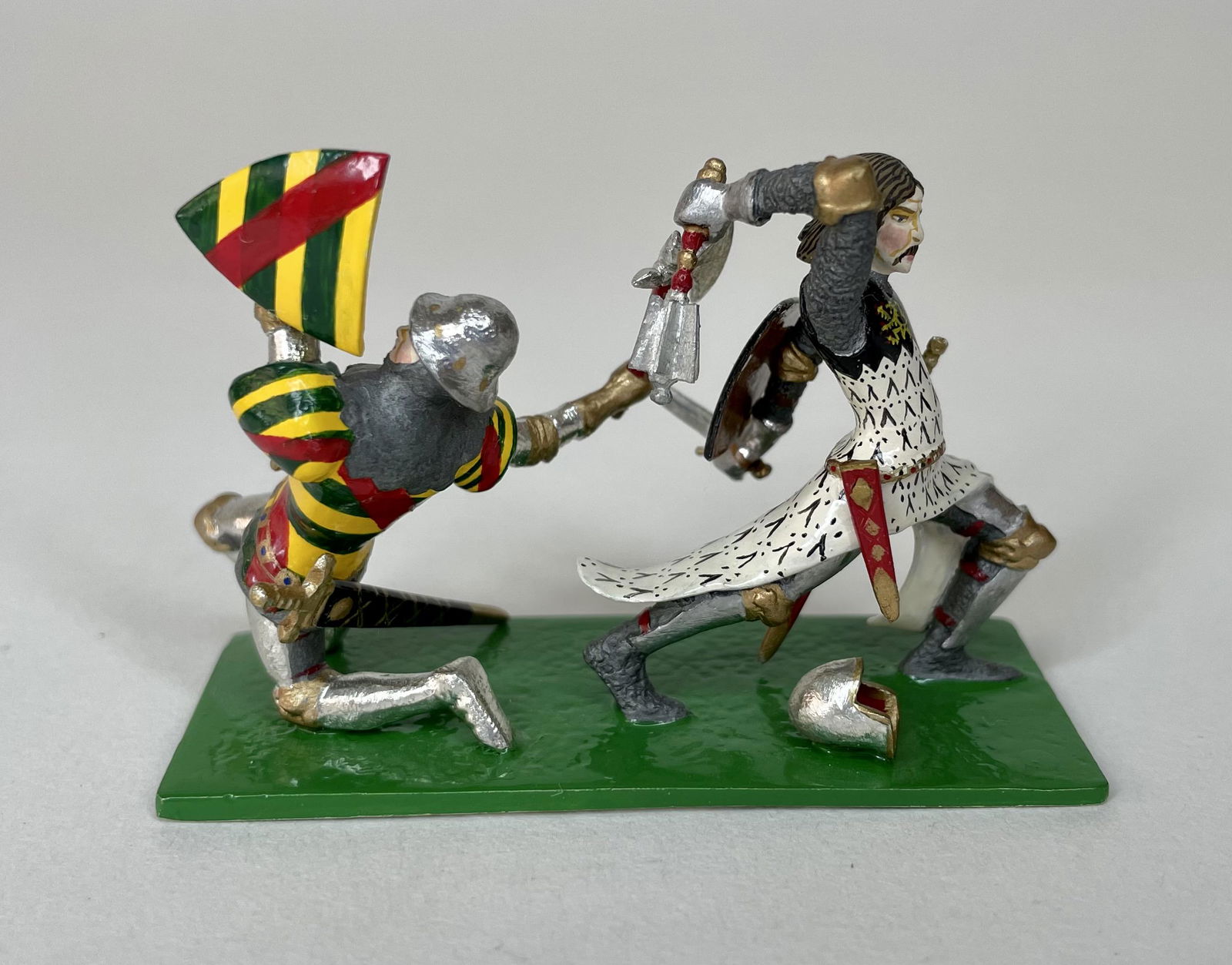 Courtenay-Greenhill Duplex Sir John de Bures (1 of 5)