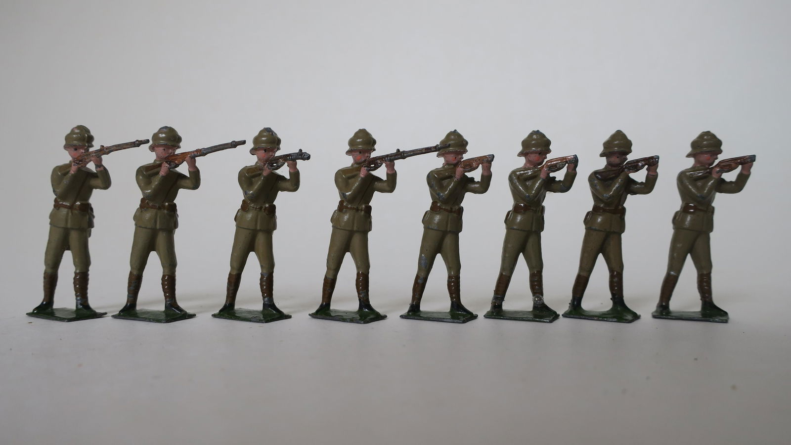 Britains Set #119 Gloucestershire Reg't (1 of 1)