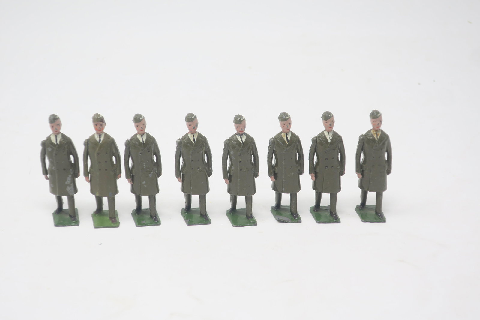 Britains Set #331 US Air Corps in Overcoats (1 of 1)