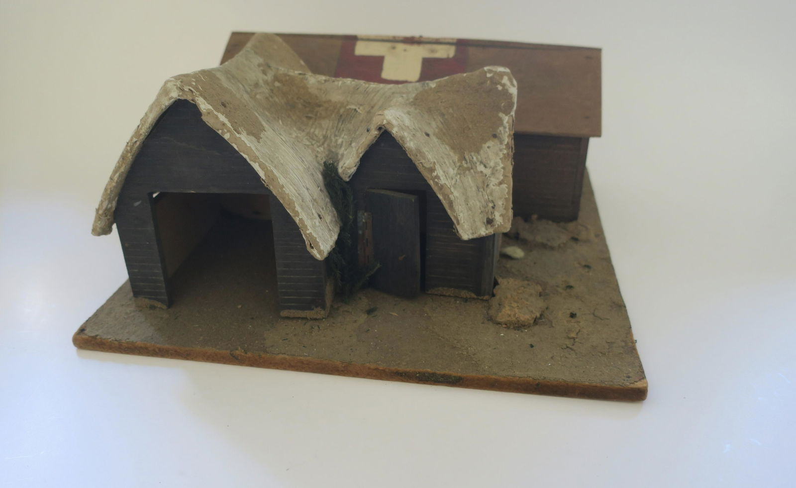 Britains/Hugar Set #1869 RAMC Casualty Clearing: Station as featured in Opie GBB (1939) This was the set in the famous Ruby collection (provenance, acquired via Scott Morlan) very good, 1 piece