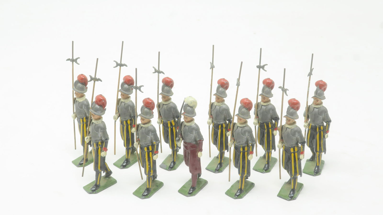 Britains Set #2022 Papal Guard with Officer (1 of 1)
