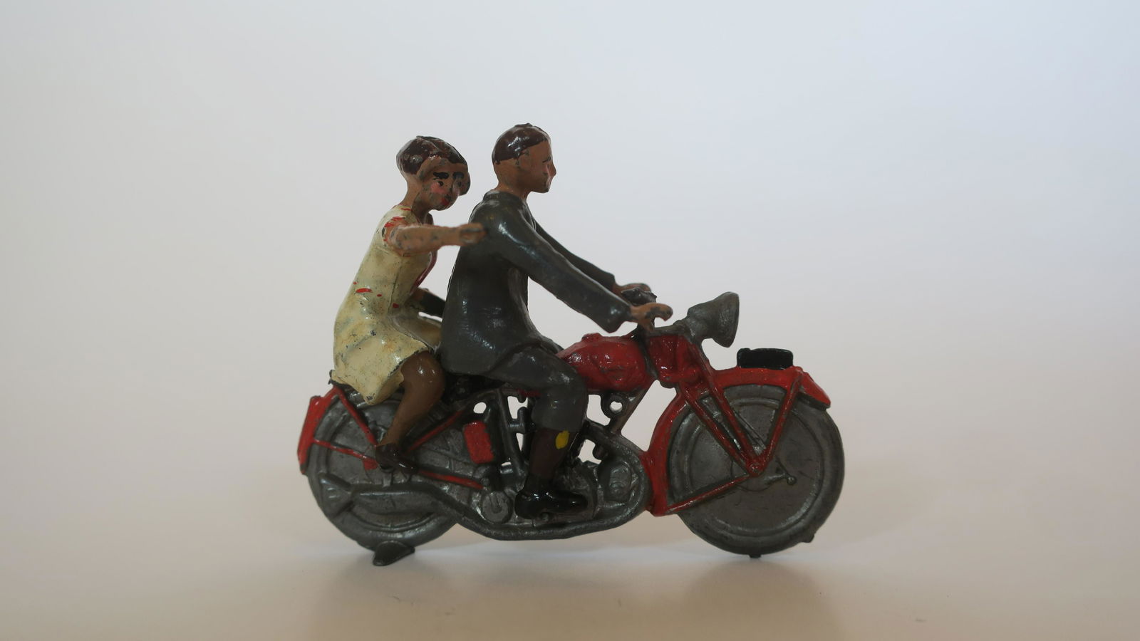 Britains Set #653 Civilian Motorcycle & Lady (1 of 1)