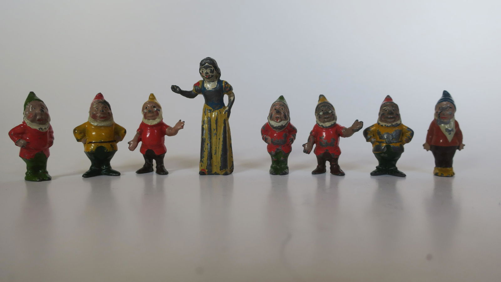 Britains Set #1654 Snow White & the 7 Dwarves (1 of 1)