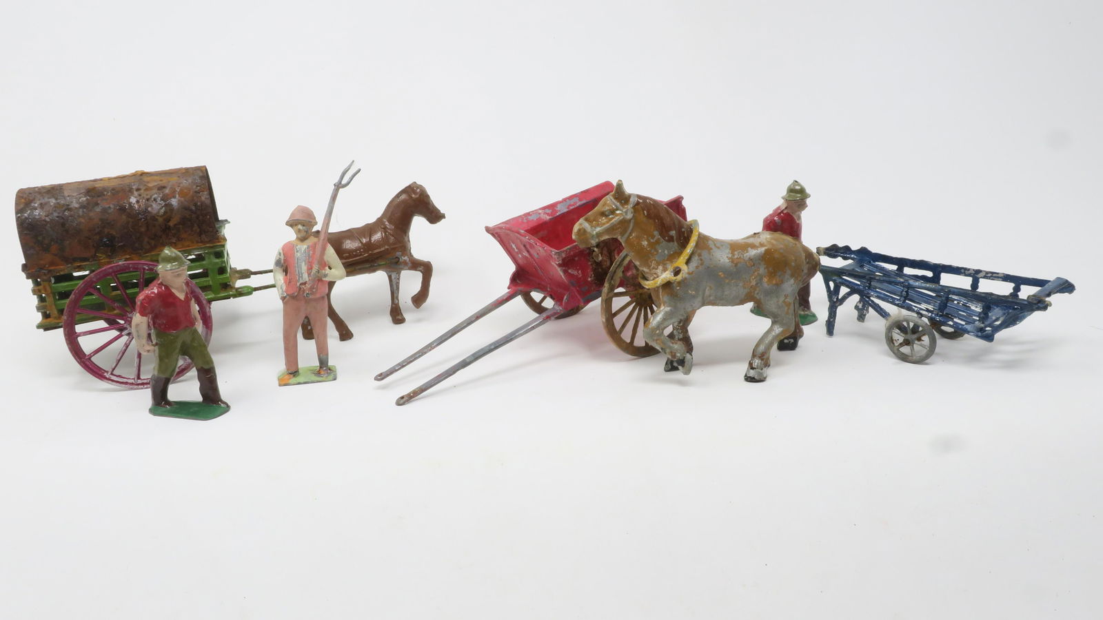French Hollowcast Farm Wagons and Workers (1 of 1)
