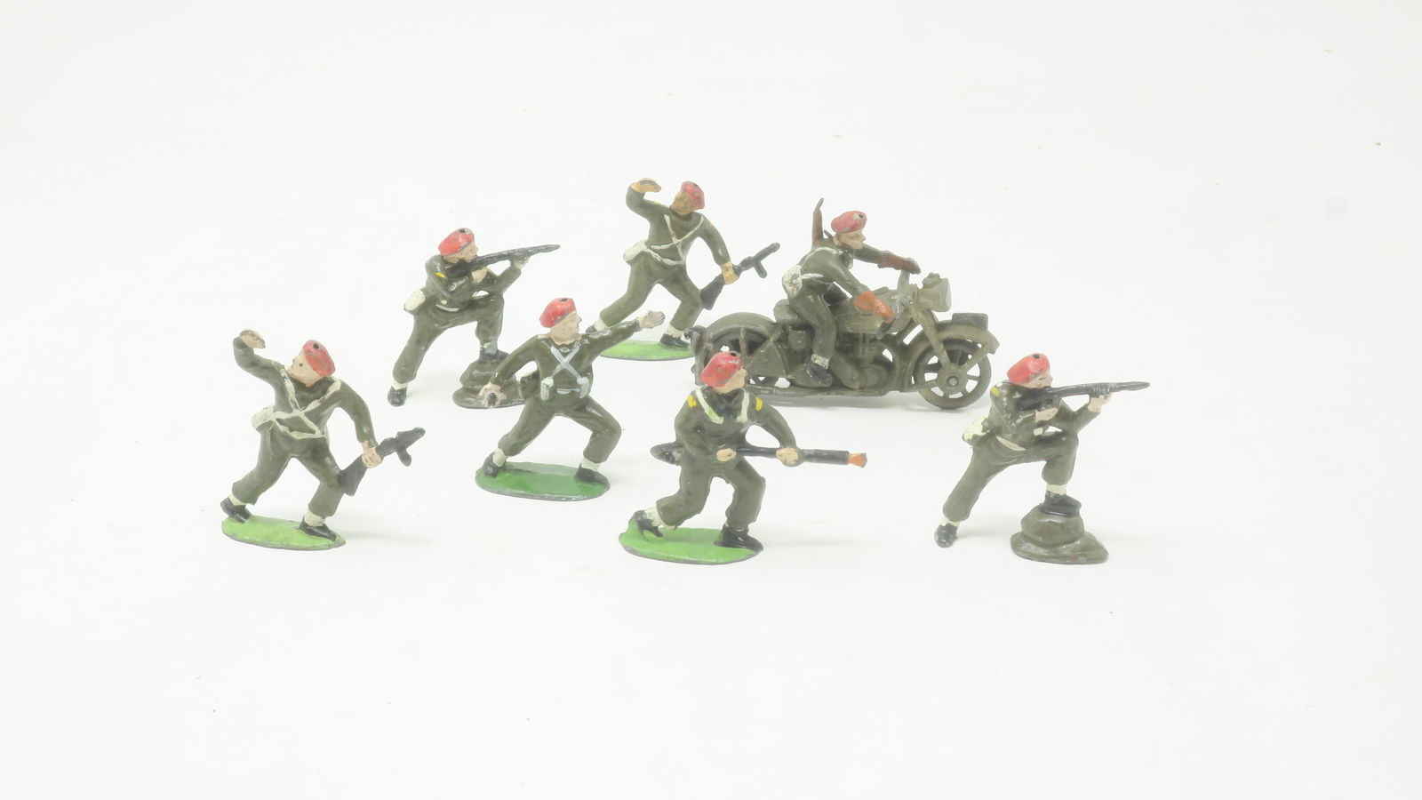 Charbens British Paratroopers in Action, (1 of 1)