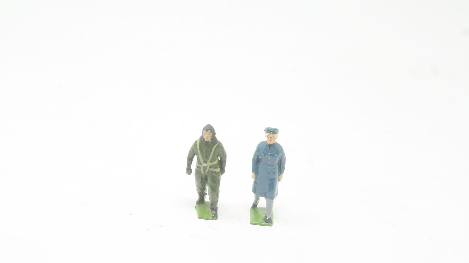Britains Picture Packs Pack RAF pilot and WRAF (1 of 1)