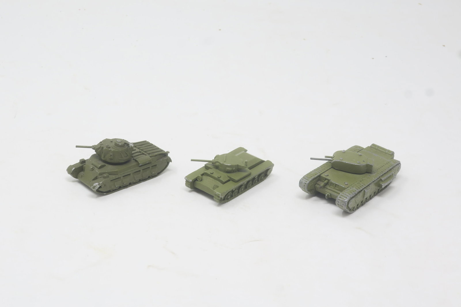 Comet Minitanks (1/108 scale); British Tanks: (1950) Churchill, Matilda and Valentine, very good, 3 pieces