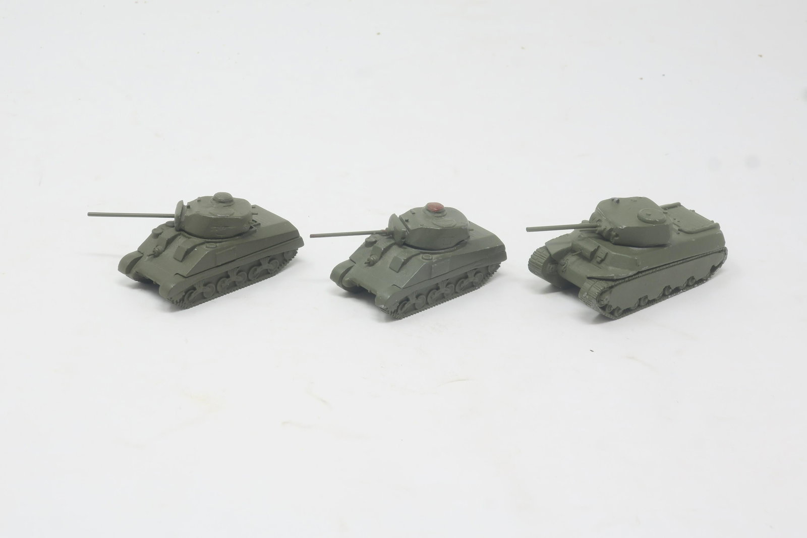 Comet Minitanks (1/108 scale); US Tanks,: 2 Shermans and (1950) M6 heavy tank prototype, very good, 3 pieces