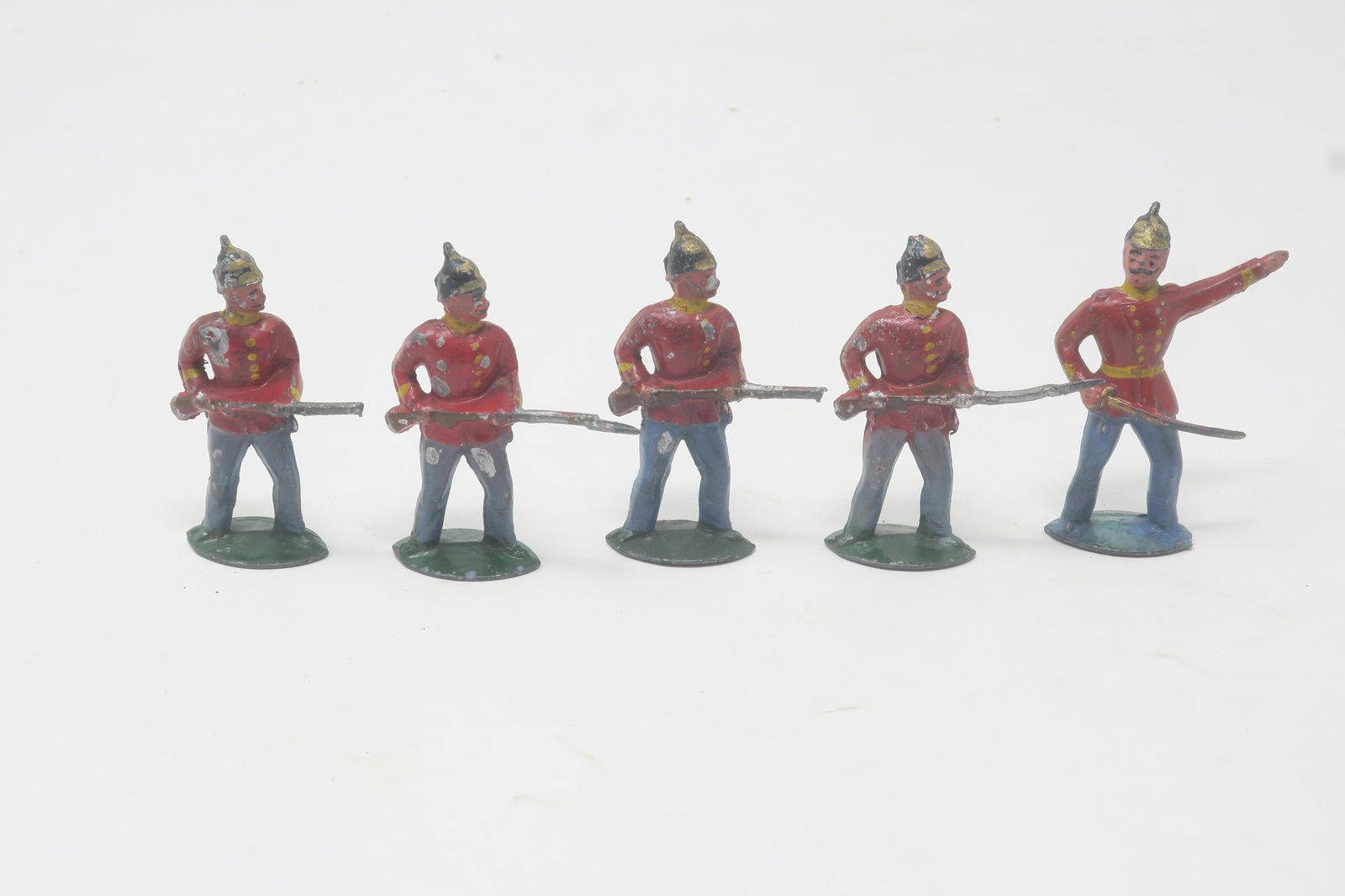 Feix US Infantry in Spiked Helmets at the Ready (1 of 1)