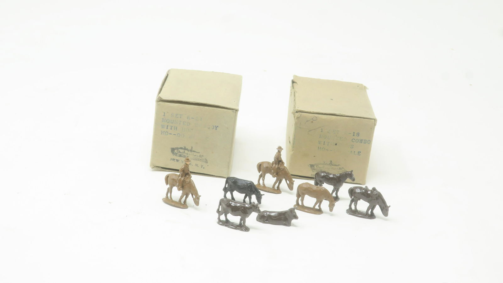SAE/Authenticast 1/76 Cowboys, Horses & Cows (1 of 1)