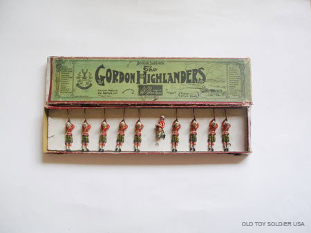 Britains Set # 118 Gordon Highlanders Lying Firing: with Kneeling Officer Pre War Tied in Original Whisstock Box.