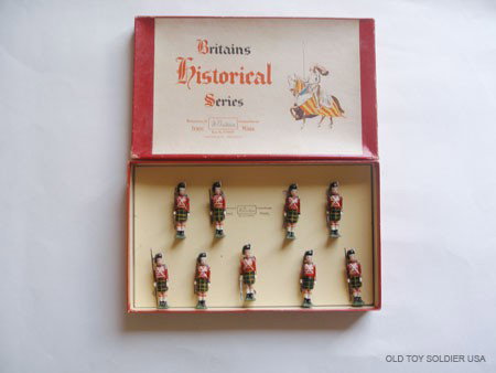 Britains Set # 1519 Highlanders: Waterloo Period with Muskets. Post War in Original Historical Series Box - Untied.