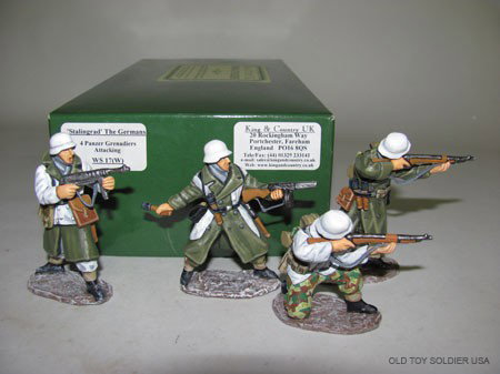 King and Country Stalingrad Germans, : 4 Panzer Grenadiers Attacking, WS17(W) 4 pcs MIB.