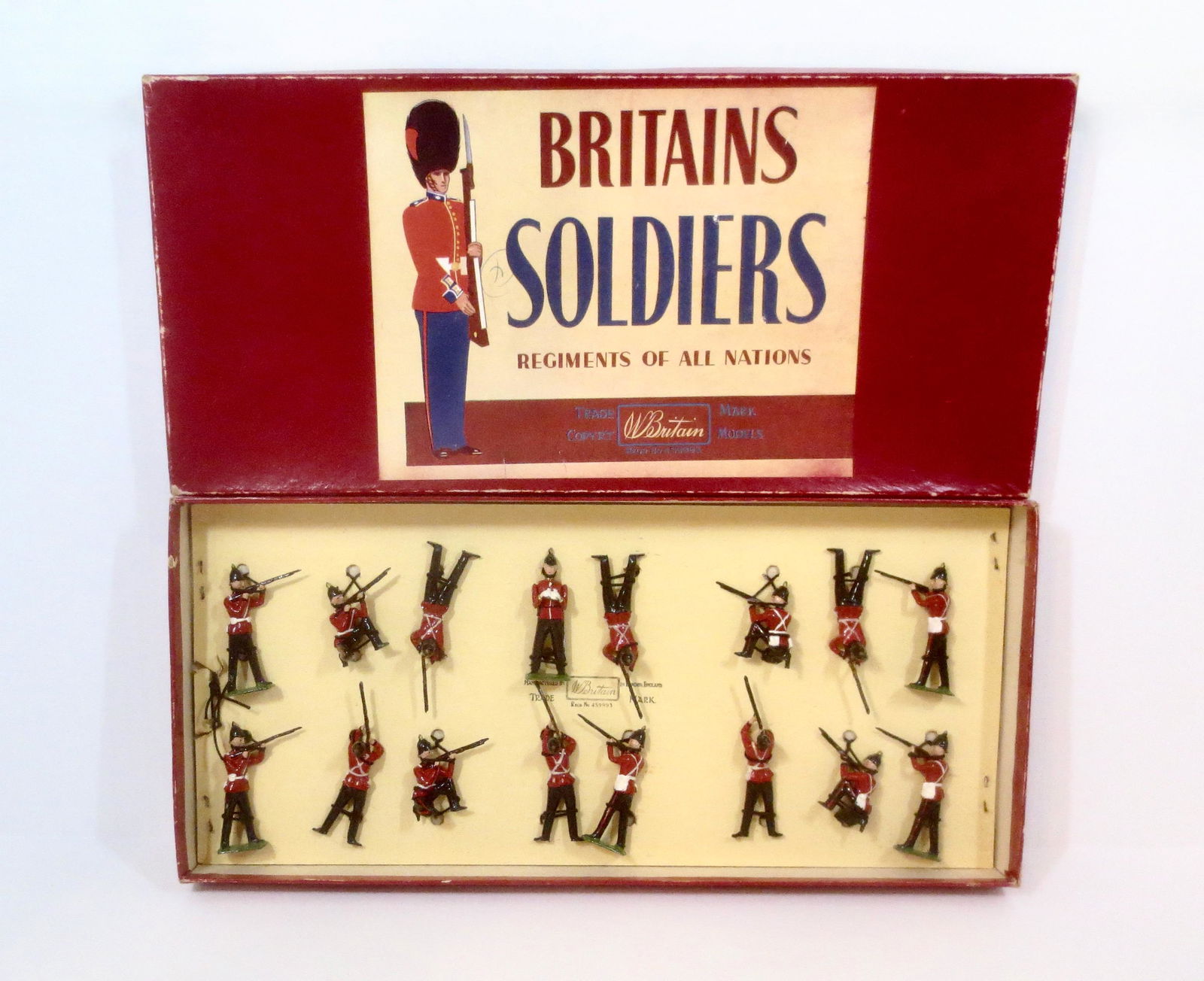 Britains #2086 Queen's Royal Regiment (1 of 1)