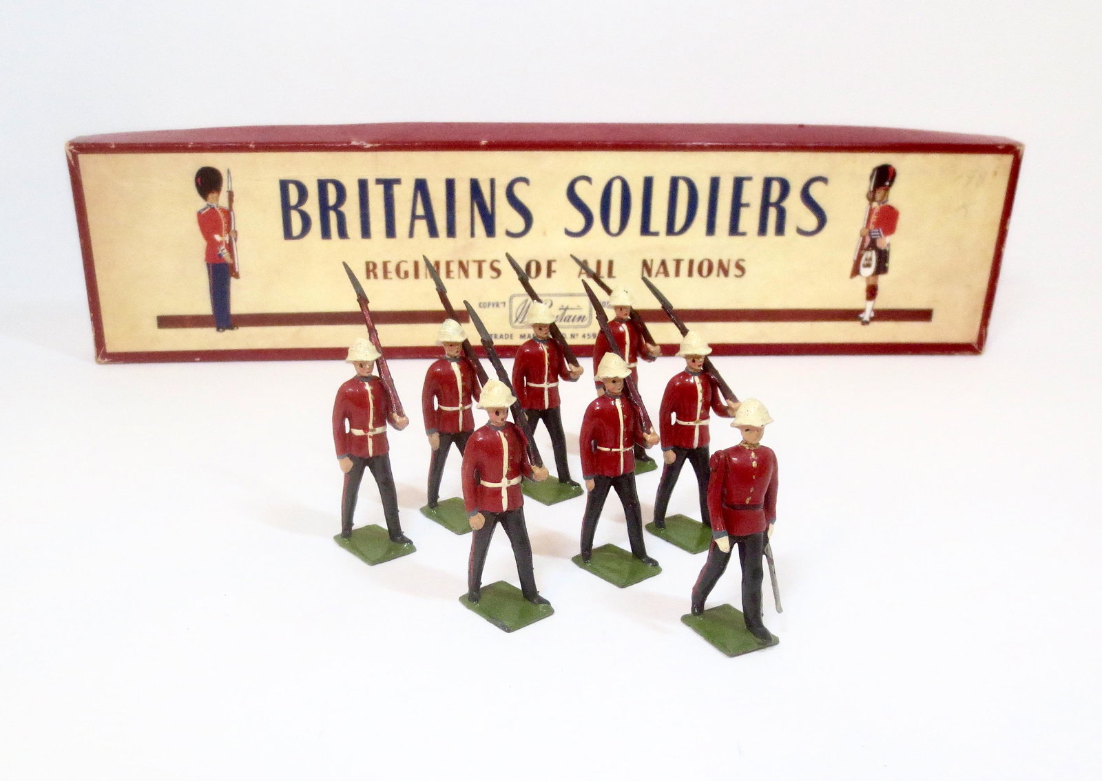 Britains #1633 Canadian Light Infantry: Princess Patricias' Own. Post war issue. 8 pieces. Very good condition (some helmets retouched). ROAN box excellent.