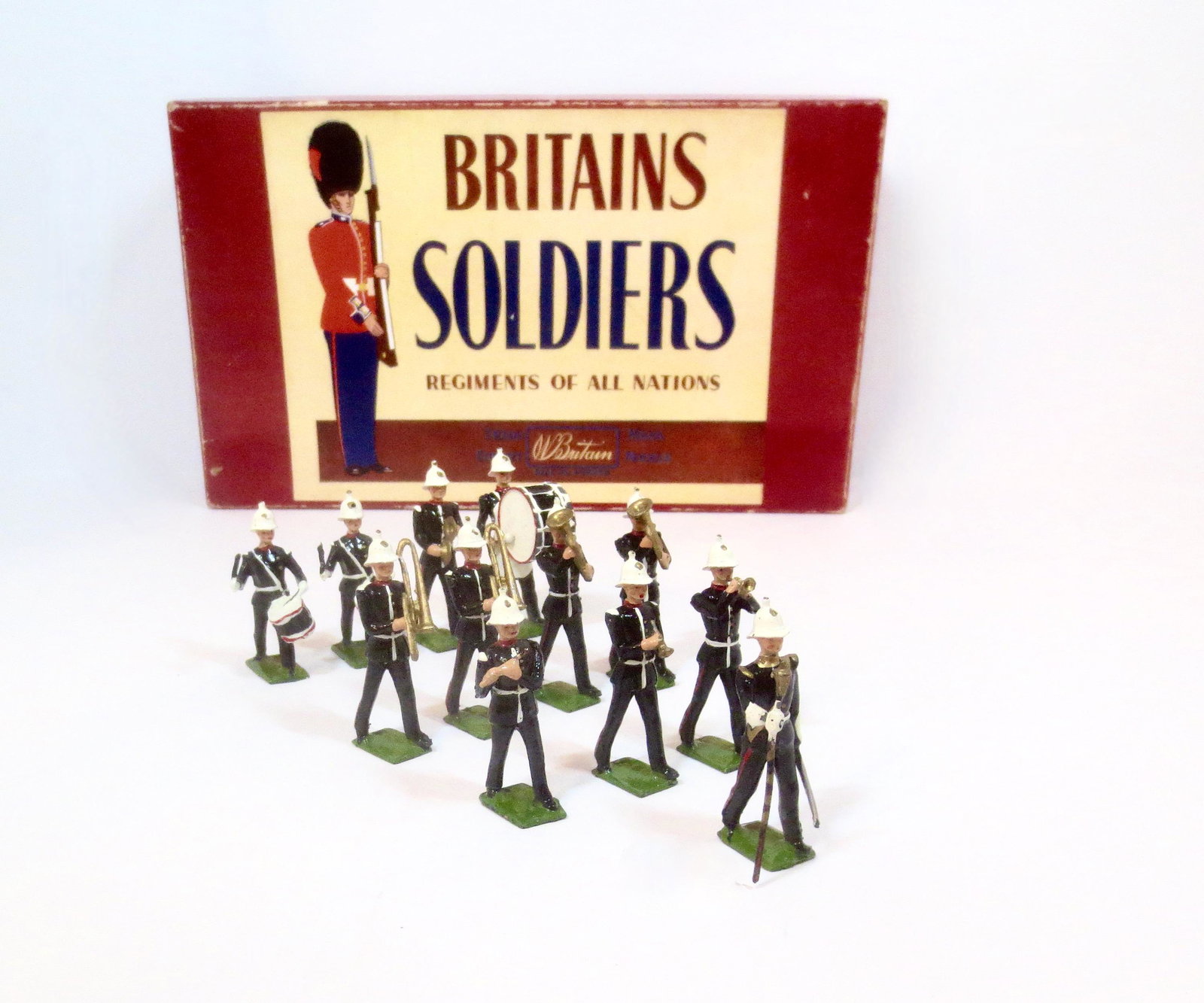 Britains #1291 Band Of The Royal Marines: Post war issue. 12 pieces. Near mint condition. ROAN box excellent.