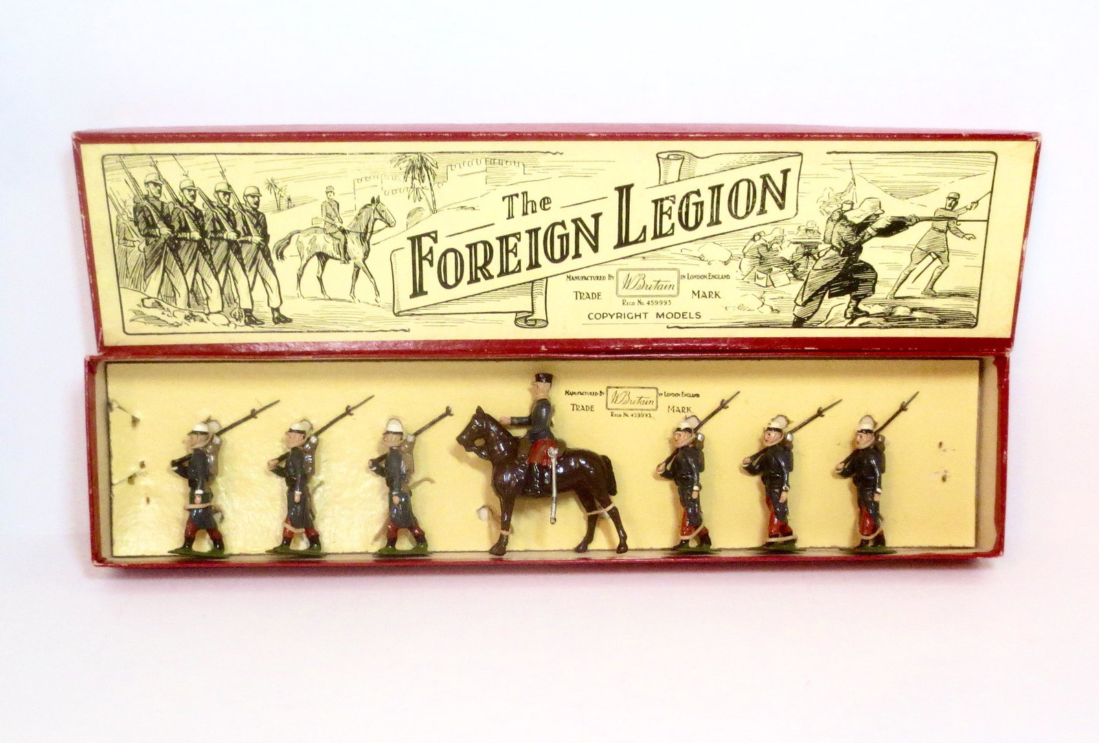 Britains #1711 The Foreign Legion: Post war issue. 7 pieces. Excellent condition (one missing bayonet). Box excellent.
