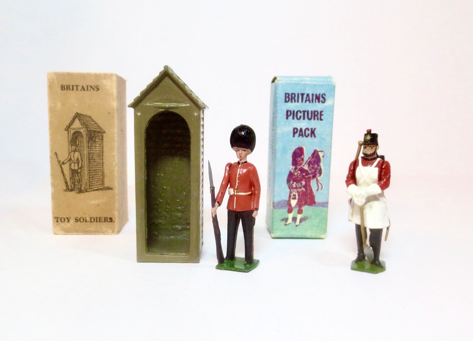 Britains Sentry Box and Picture Pack Figures (1 of 1)
