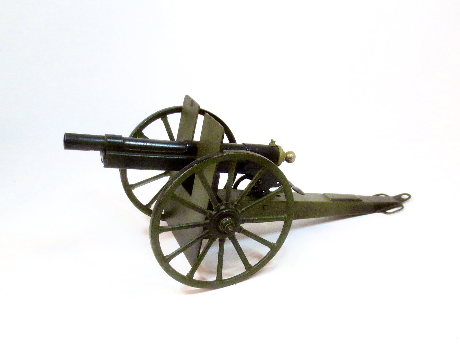 RARE Large Scale Marklin Gun: Measures 14" long. Black engraved barrel. Original paint. Pristine condition. Unboxed.