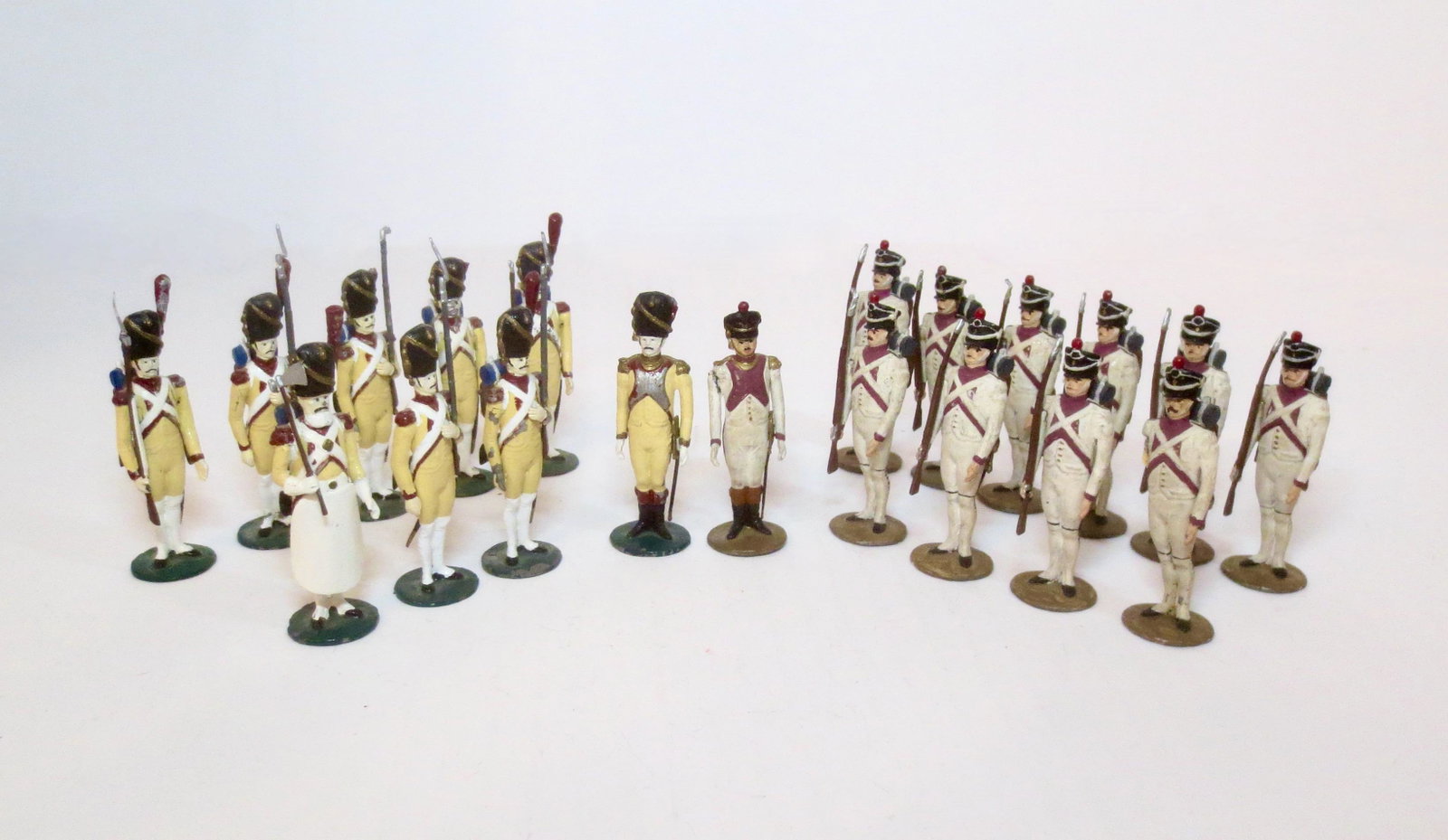 Ballada Napoleonic Regiments: With Officers. 20 pieces. Excellent to good condition (one broken gun, two missing bayonets, one missing arm, some paint flaked off). No box.