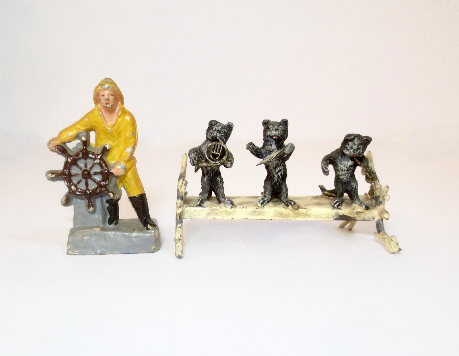 Lead Novelty Items (1 of 1)