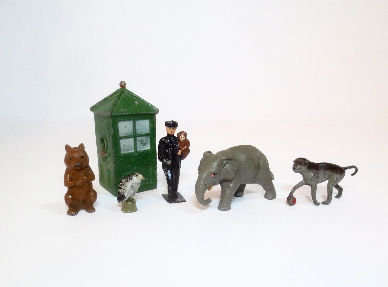 Taylor Barrett Zoo Keeper with Pay Booth (1 of 1)