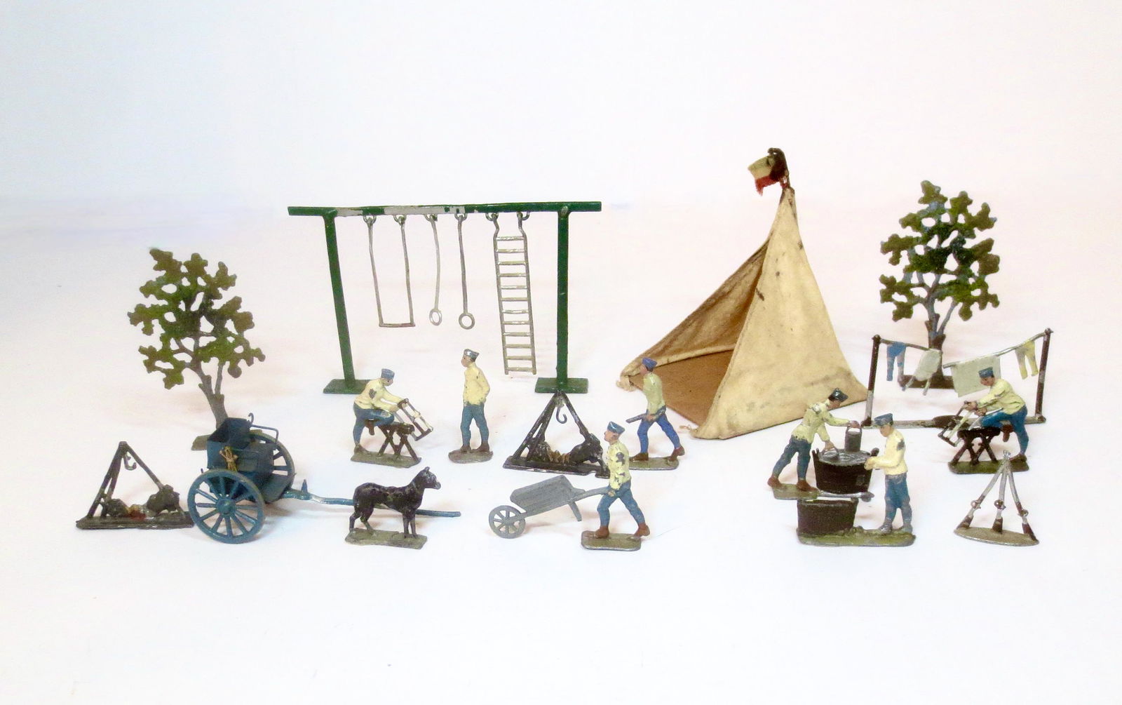 Mignot Demi Ronde Camp Scene (1 of 1)