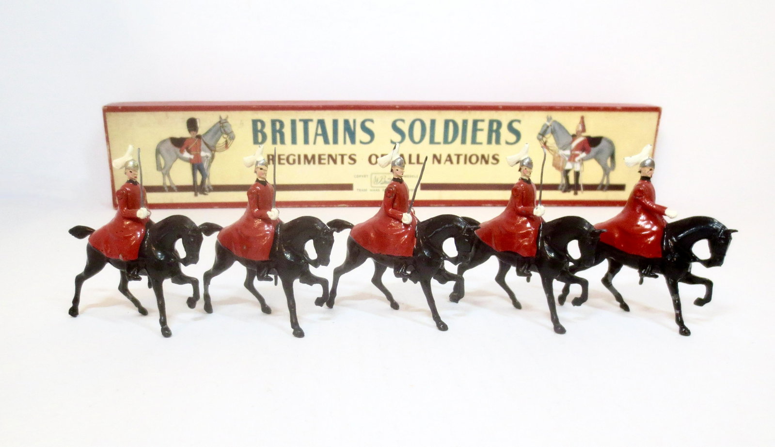 Britains #400 Lifeguards in Winter Cloaks: Post war issue. 5 pieces. Near mint condition. Box excellent.