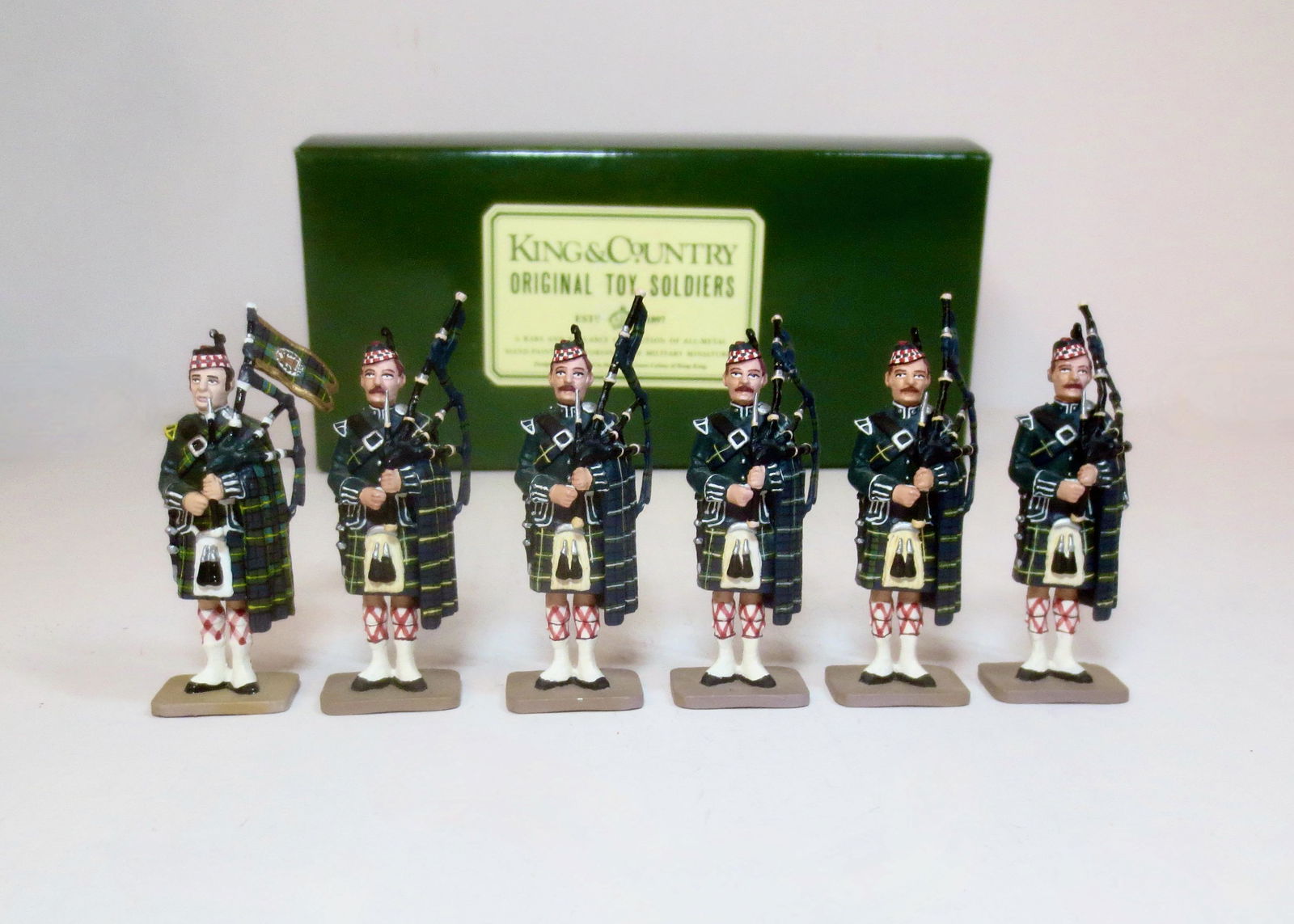 King & Country Gordon Highlander Pipers (1 of 1)