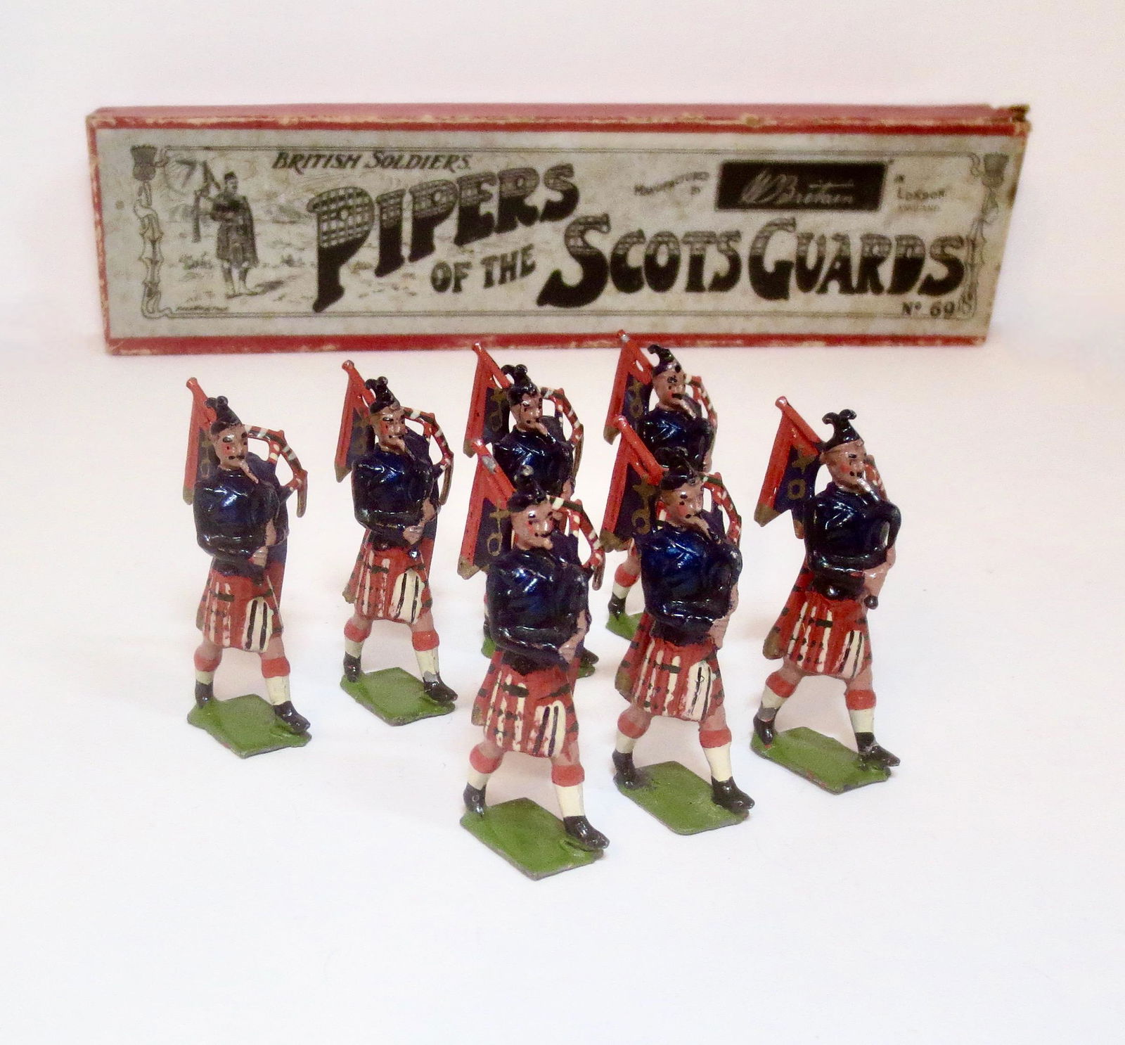 Britains #69 Pipers Of The Scots Guards (1 of 1)