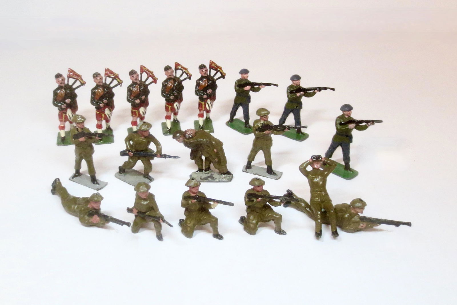 Johillco Assorted Pipers & Infantry (1 of 1)