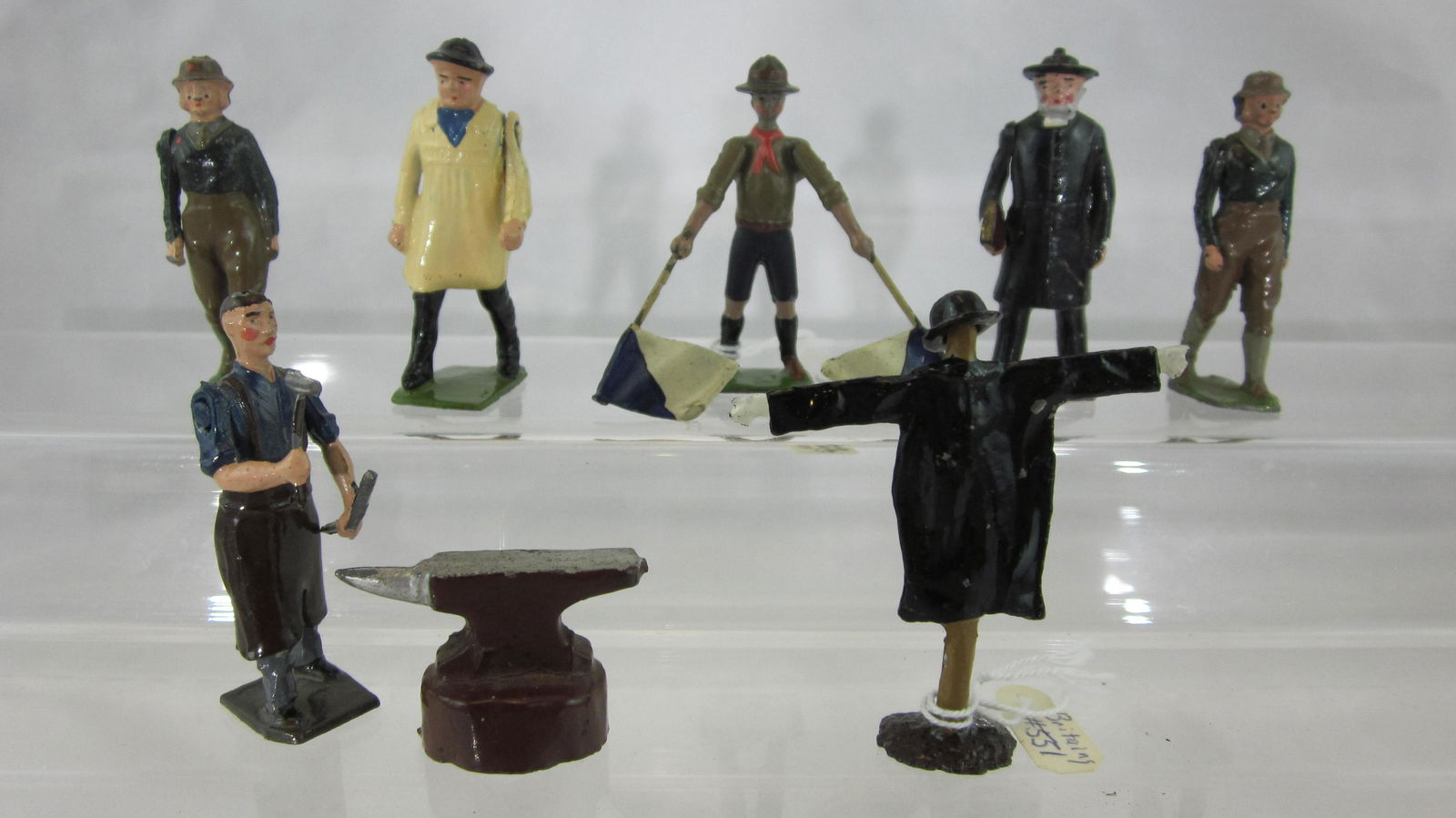 Britains Unboxed Assorted Civilian Figures. (1 of 1)