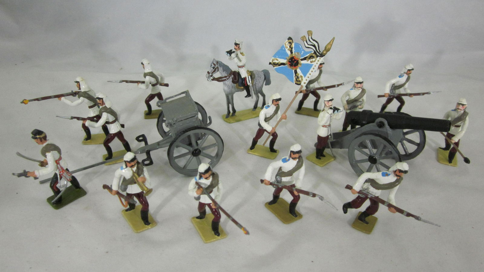 Potsdamer Zinnsoldaten Russian Troops Attack.: UNBOXED PZ REPLICAS of 48mm Heyde of Germany, Russian Troops with Gun and Crew. 17 pieces, Condition near-mint. No box. Circa 1990s by Joe Shimek. PZ figures were made in very limited quantities.