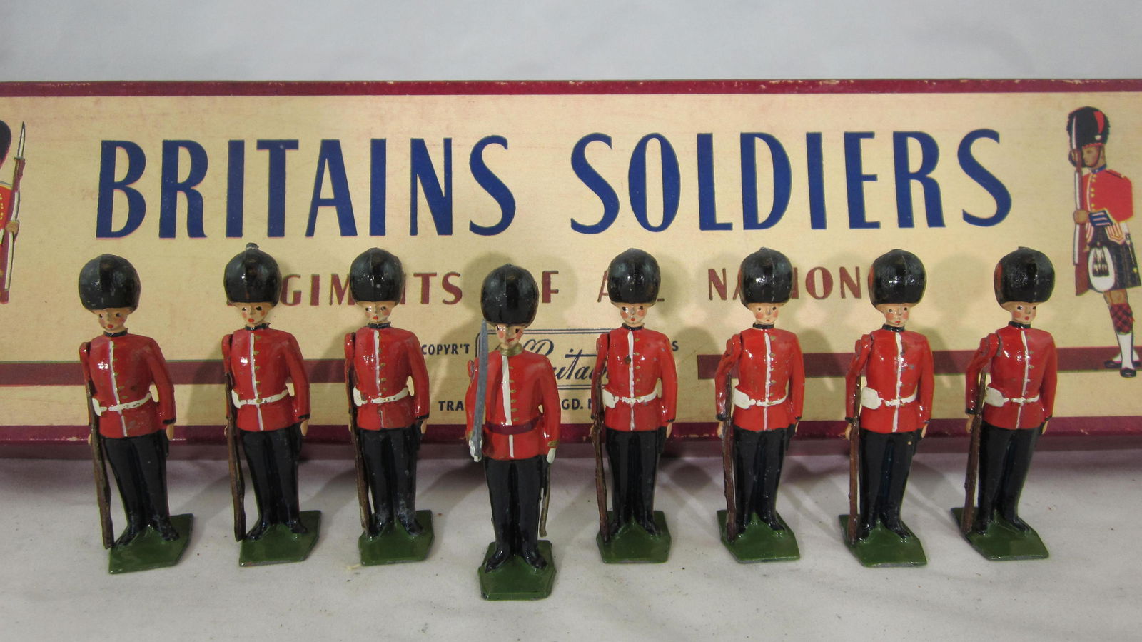 Britains Set #2082 Coldstream Guards Attention. (1 of 1)