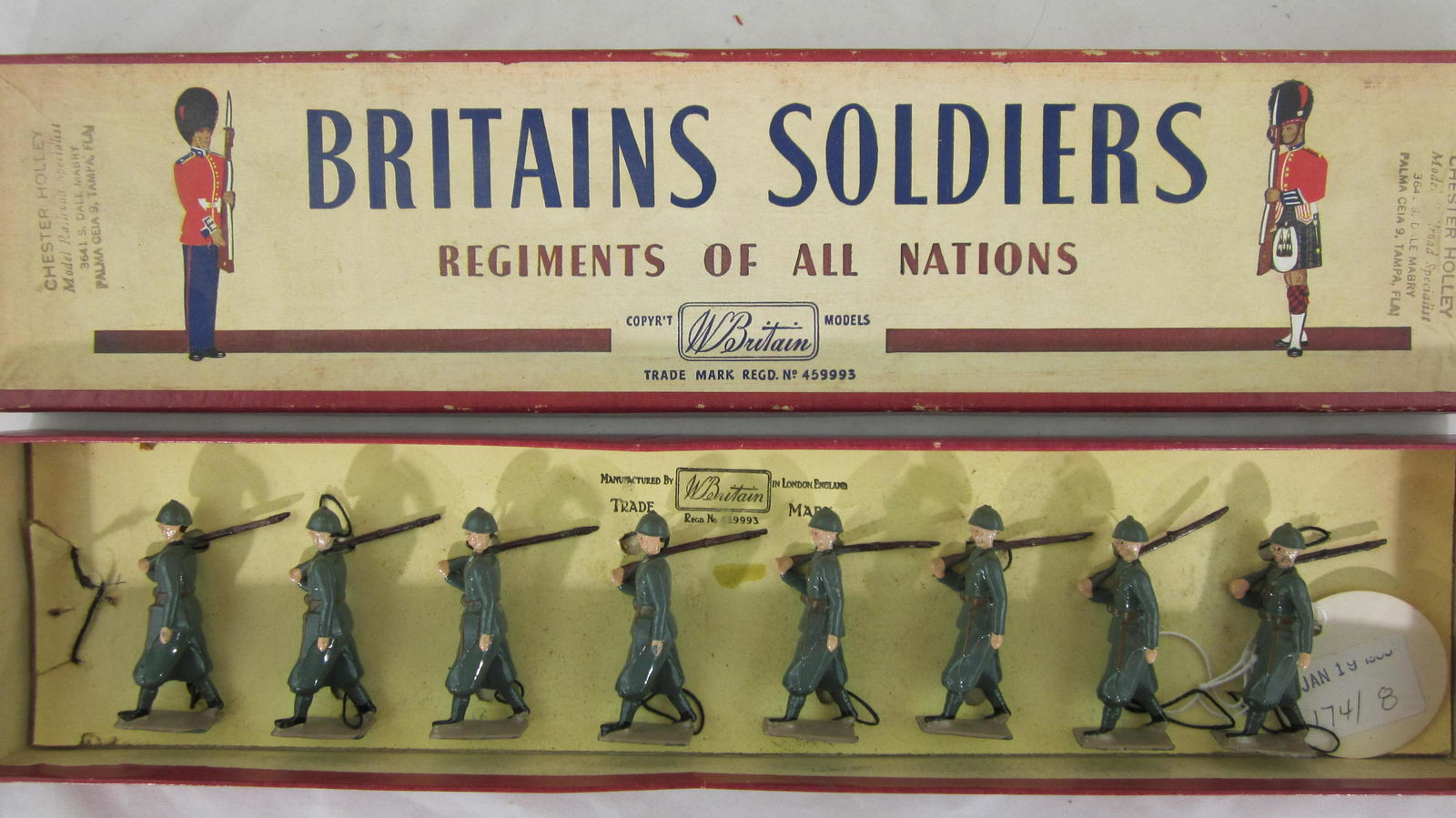 Britains Set #1435 Italian Infantry In Green. (1 of 1)