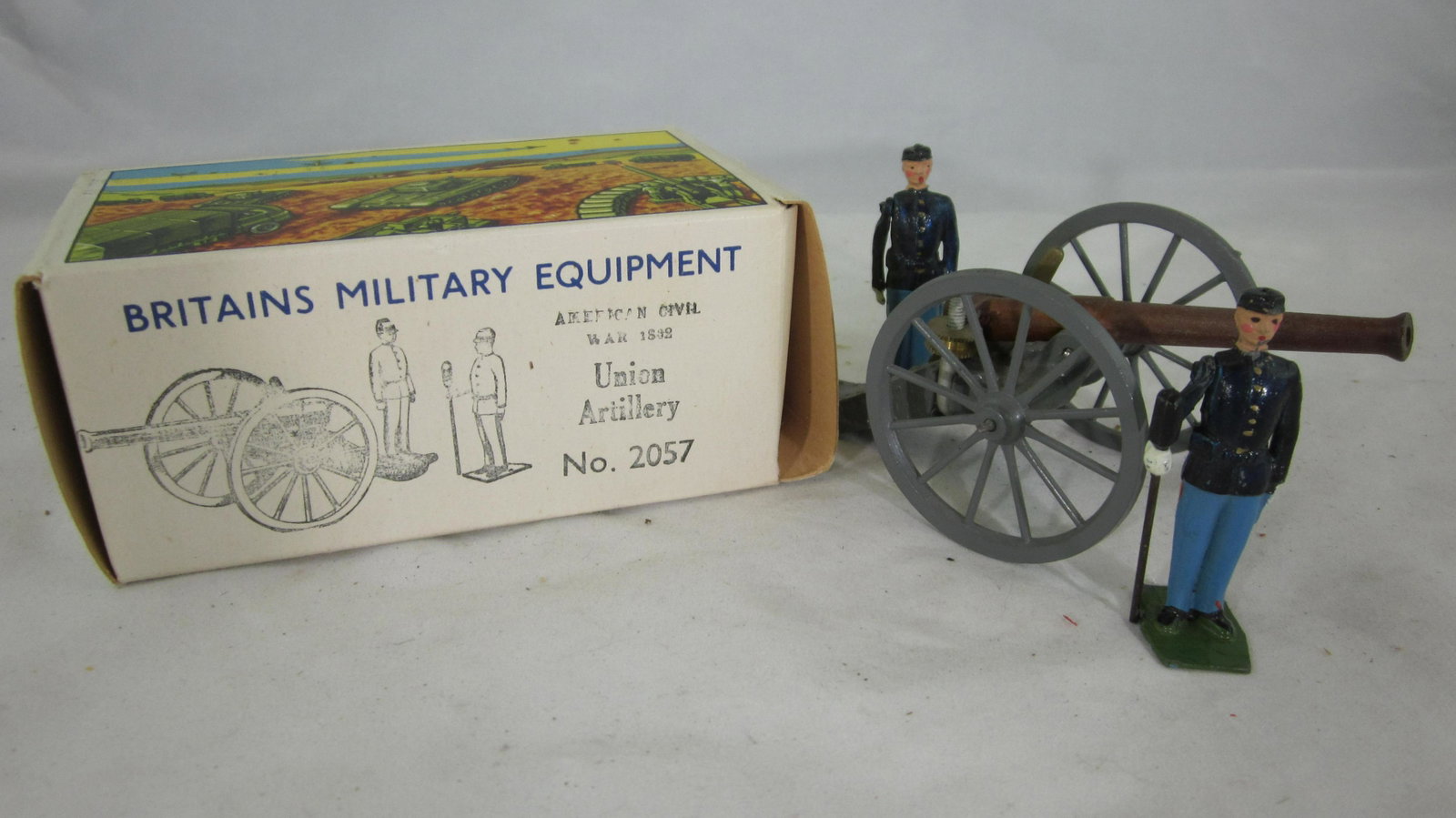 Britains Set #2057 Civil War Union Artillery.: Boxed Civil War Union Gun and Crew. 3 pieces, condition excellent, circa 1960. Condition excellent in very good box.