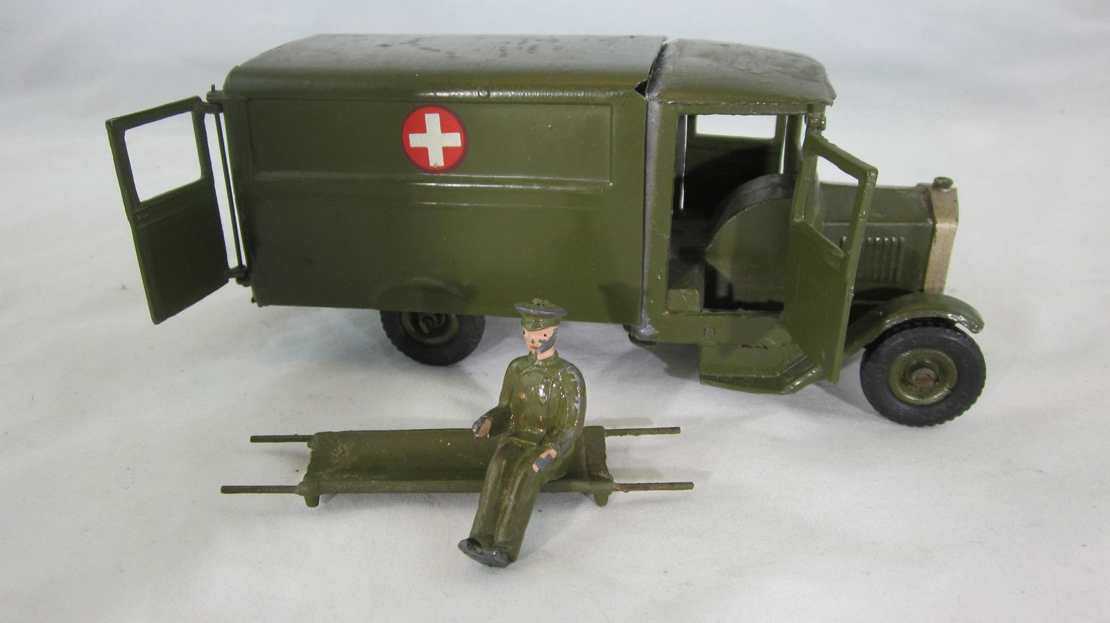 Britains Set #1512 Medical Corp Ambulance. (1 of 1)