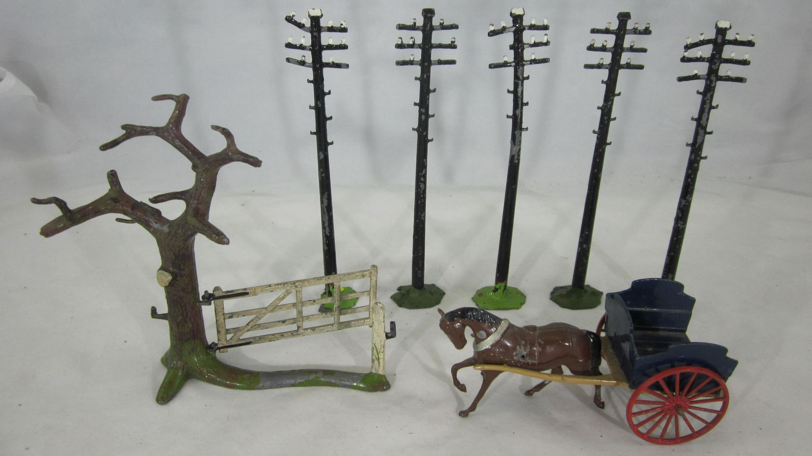 Britains Civilian Accessories Assortment. (1 of 1)