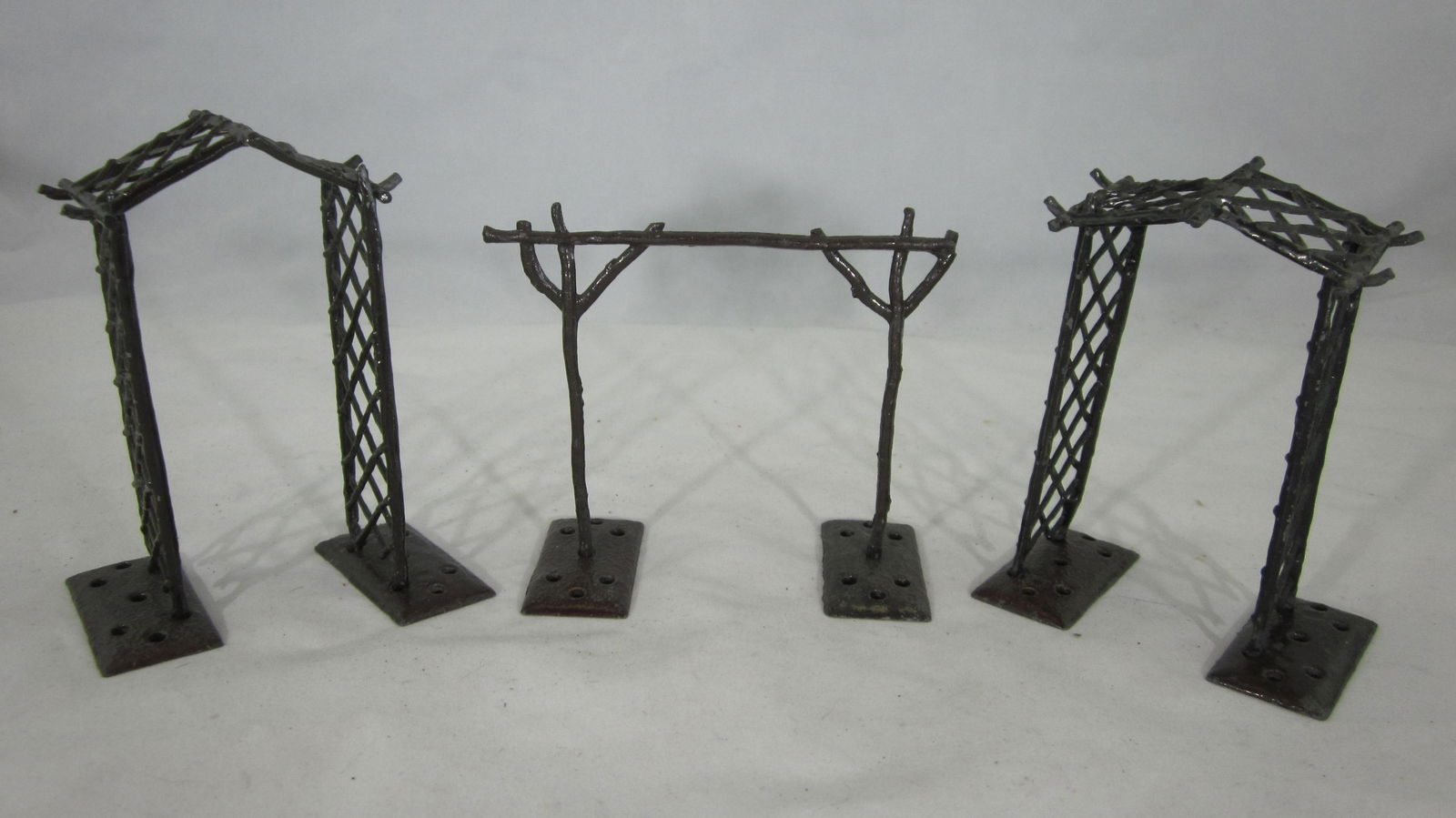 Britains Garden Series Pergola And Rustic Arch. (1 of 1)