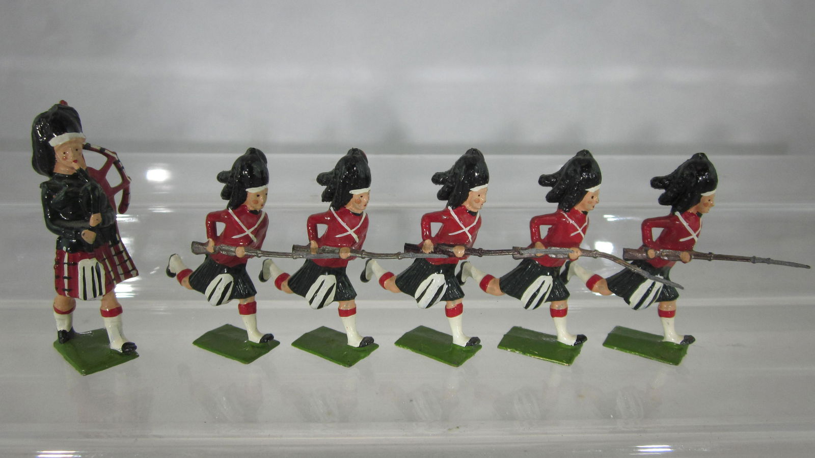 Britains Set #11 Black Watch Highlanders. (1 of 1)