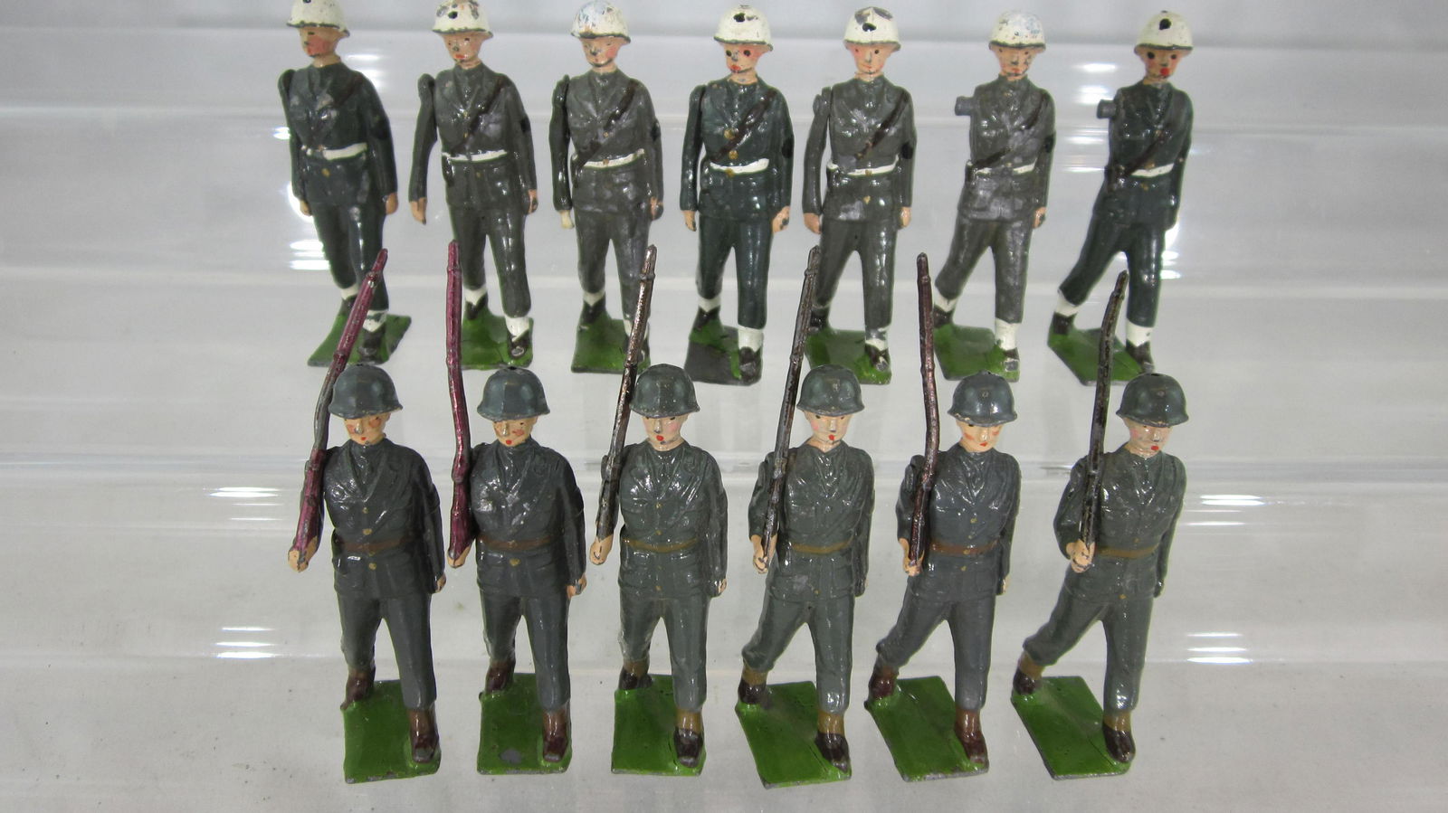 Britains U.S. Army And Military Police Medley. (1 of 1)