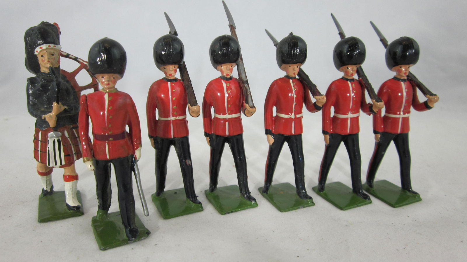 Britains Set #75 Postwar Scots Guards. (1 of 1)