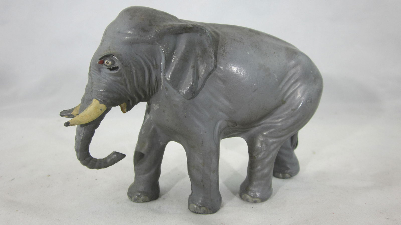 Timpo Single Elephant Hunt Figure. (1 of 1)