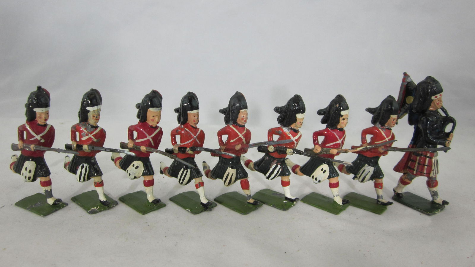 Britains Set #11 Black Watch Highlanders. (1 of 1)