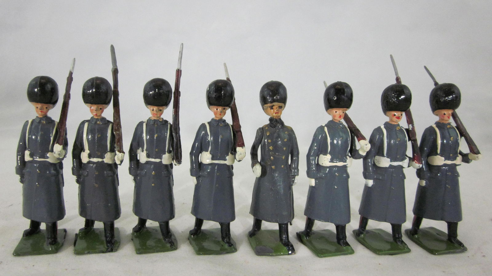 Britains Set #312 Grenadier Guards Greatcoats. (1 of 1)