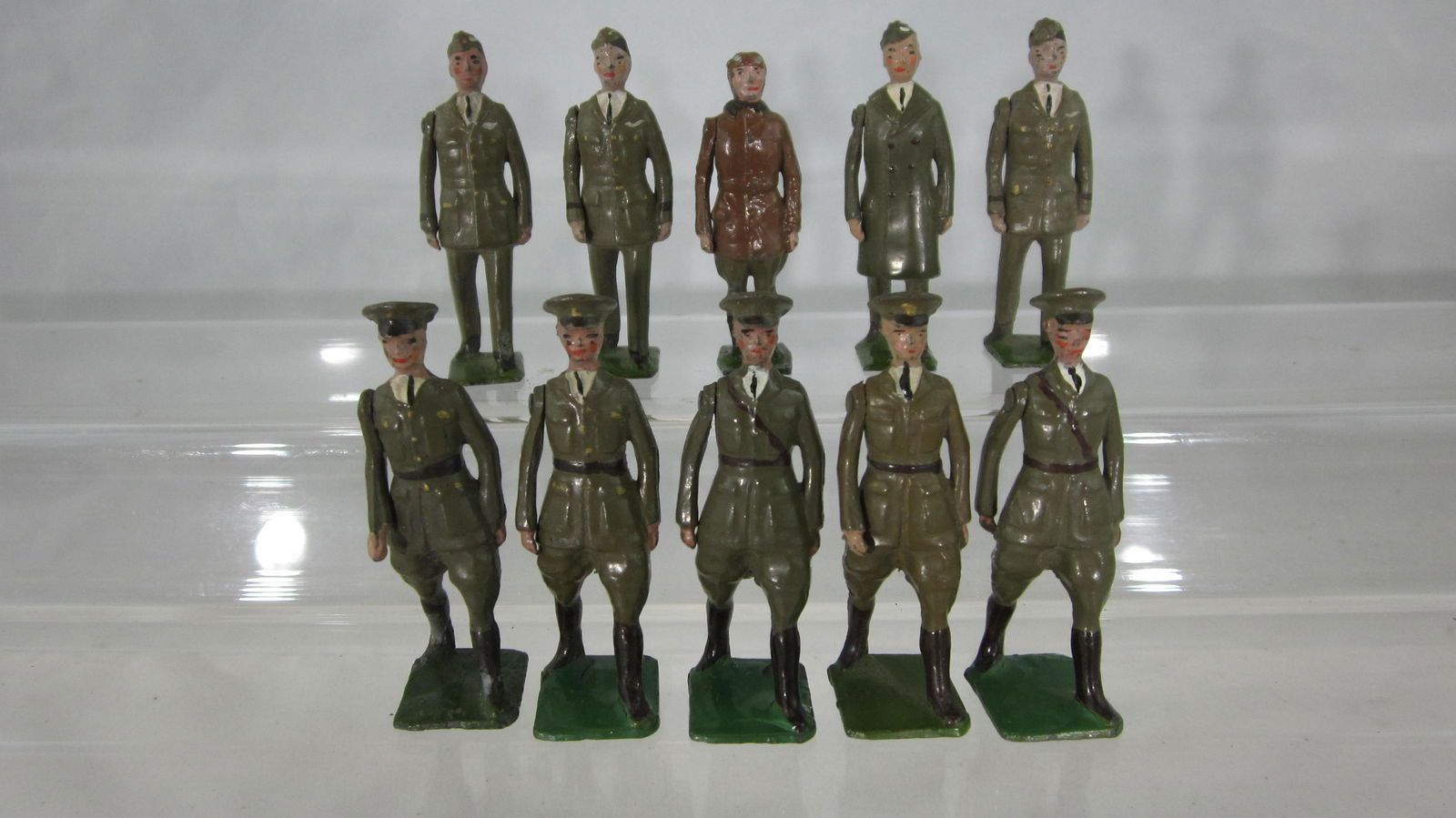 Britains U.S. Aviator Assortment. (1 of 1)